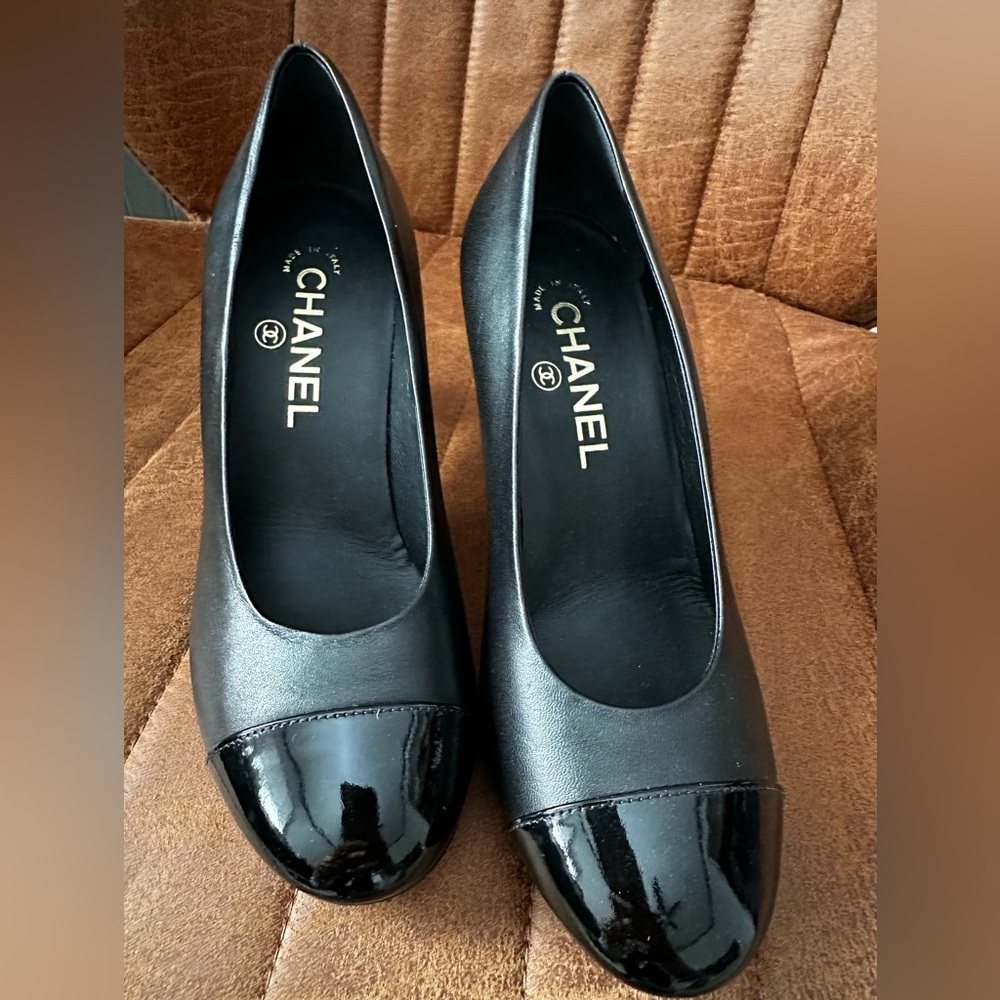 Chanel Classic Black Leather Cap Toe Pumps 36.5